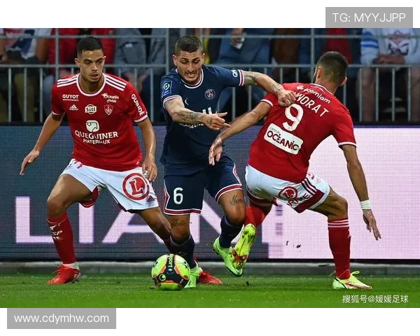 里昂俱乐部全力备战新赛季引援目标明确重振辉煌