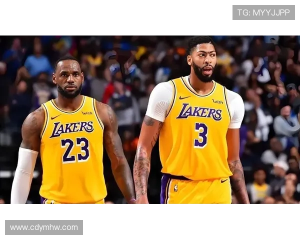 詹姆斯赛季首战表现惊艳 湖人战胜勇士迎开门红